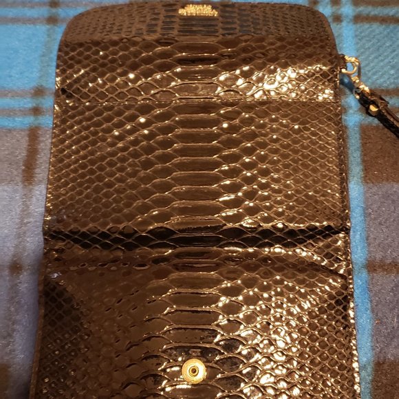 Victoria's Secret, NWOT, Black faux allegator print wristlet wallet. - Picture 7 of 12